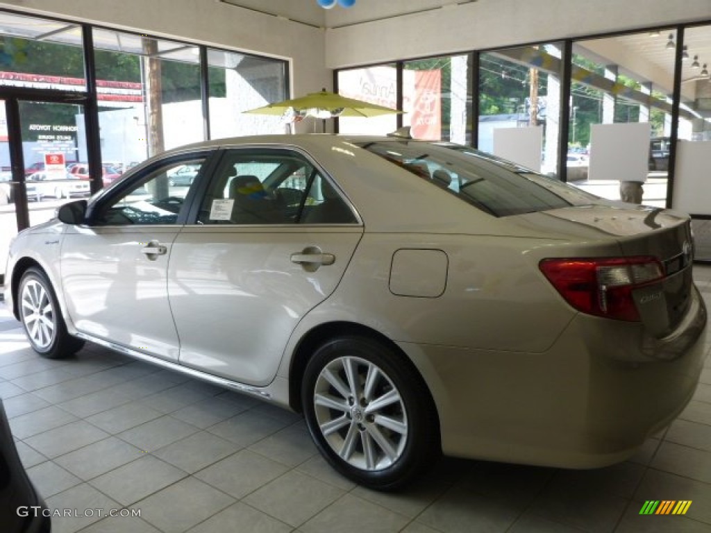 2013 Camry Hybrid XLE - Champagne Mica / Ivory photo #17