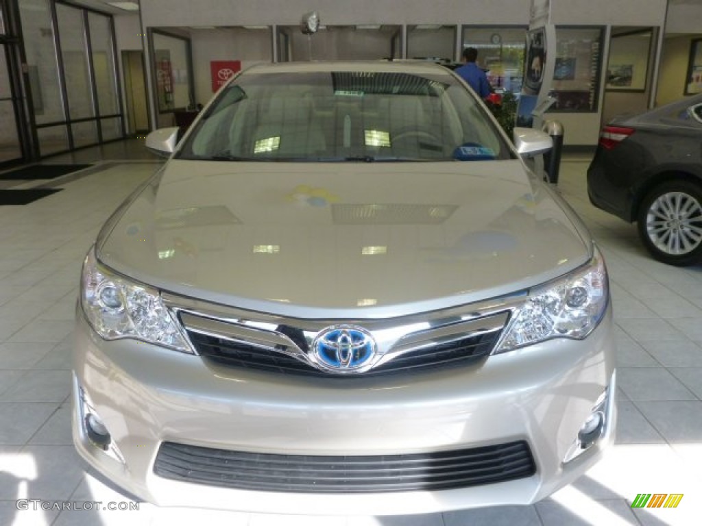 2013 Camry Hybrid XLE - Champagne Mica / Ivory photo #18