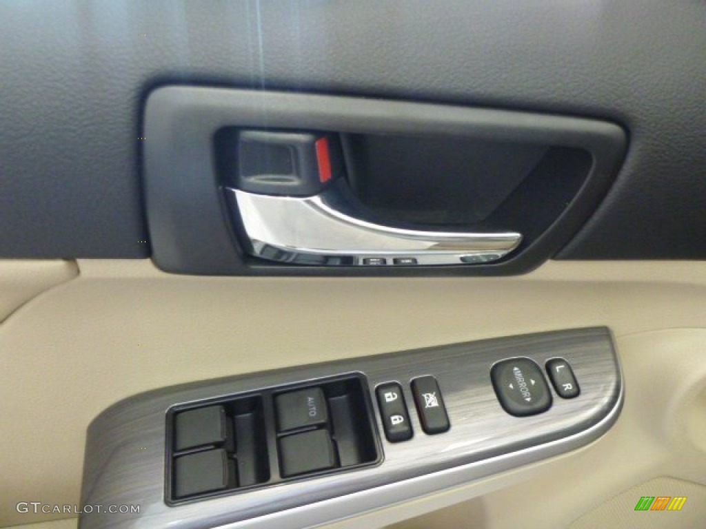 2013 Camry Hybrid XLE - Champagne Mica / Ivory photo #19