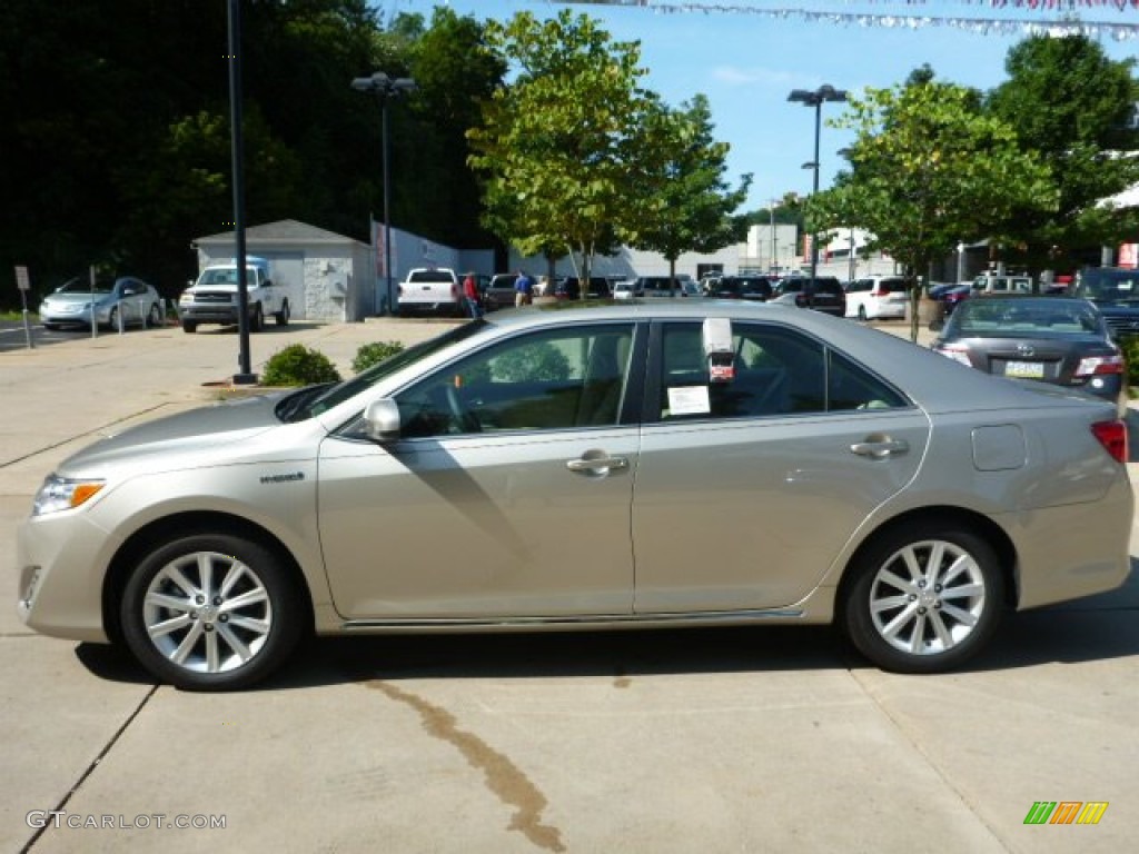 2013 Camry Hybrid XLE - Champagne Mica / Ivory photo #2