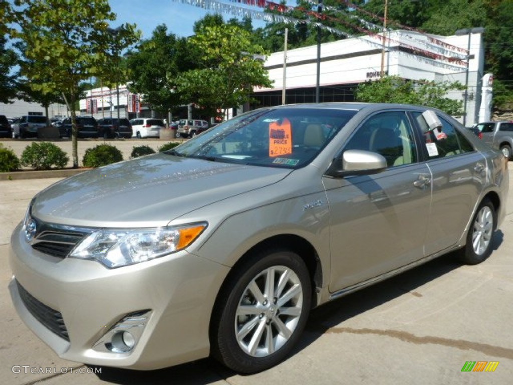 2013 Camry Hybrid XLE - Champagne Mica / Ivory photo #3