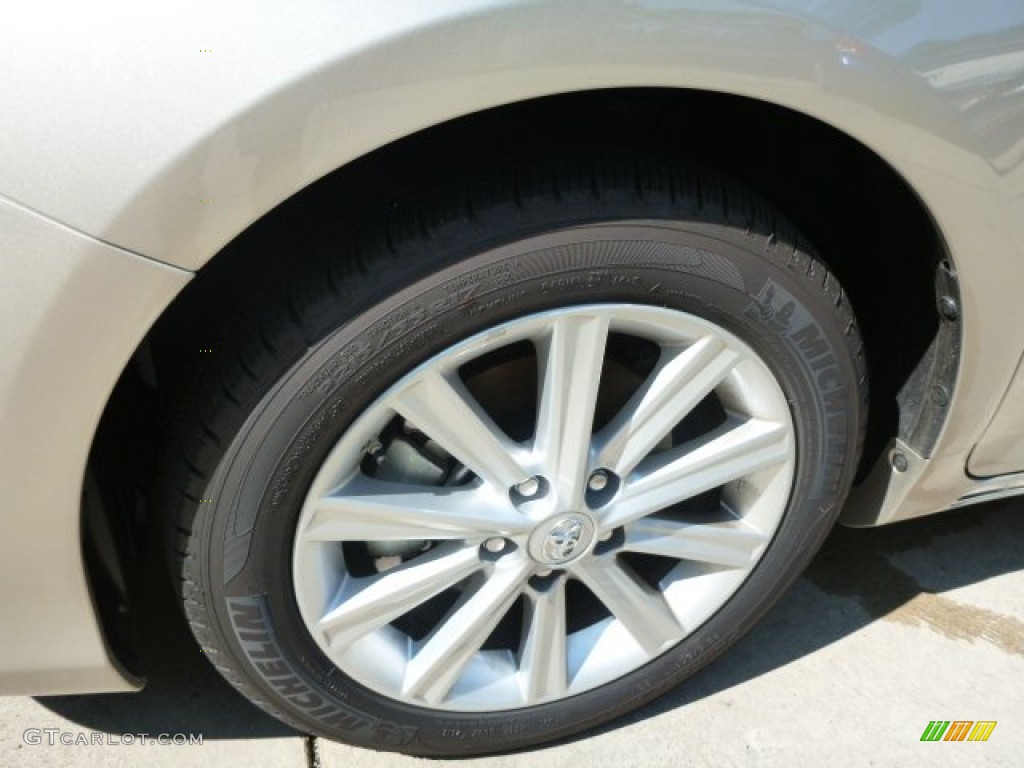 2013 Camry Hybrid XLE - Champagne Mica / Ivory photo #8