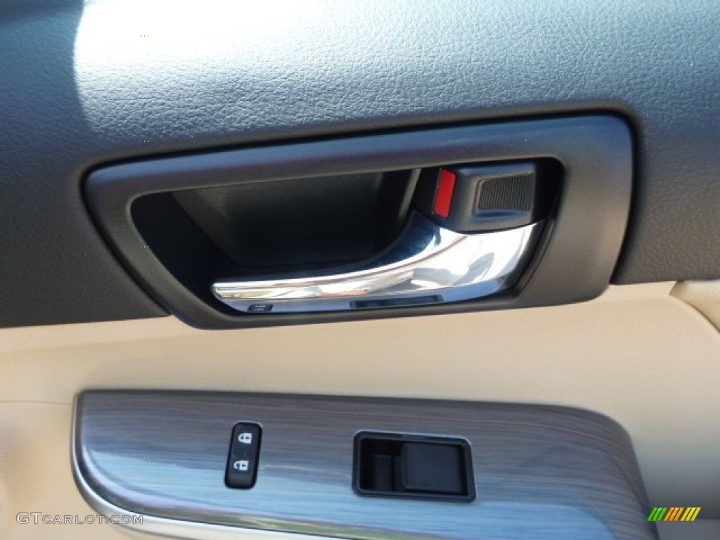 2013 Camry Hybrid XLE - Champagne Mica / Ivory photo #11