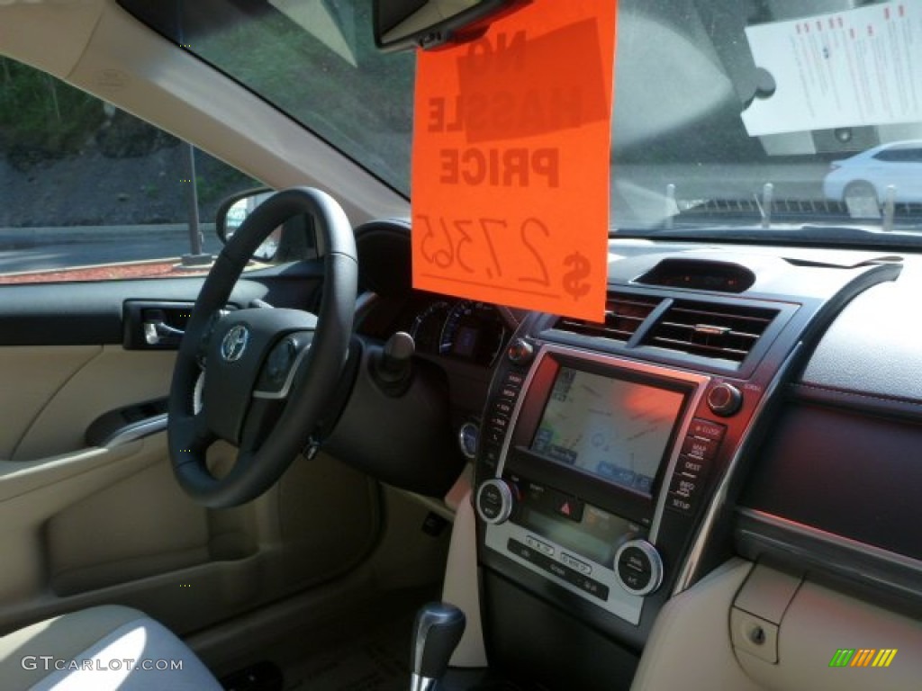 2013 Camry Hybrid XLE - Champagne Mica / Ivory photo #12