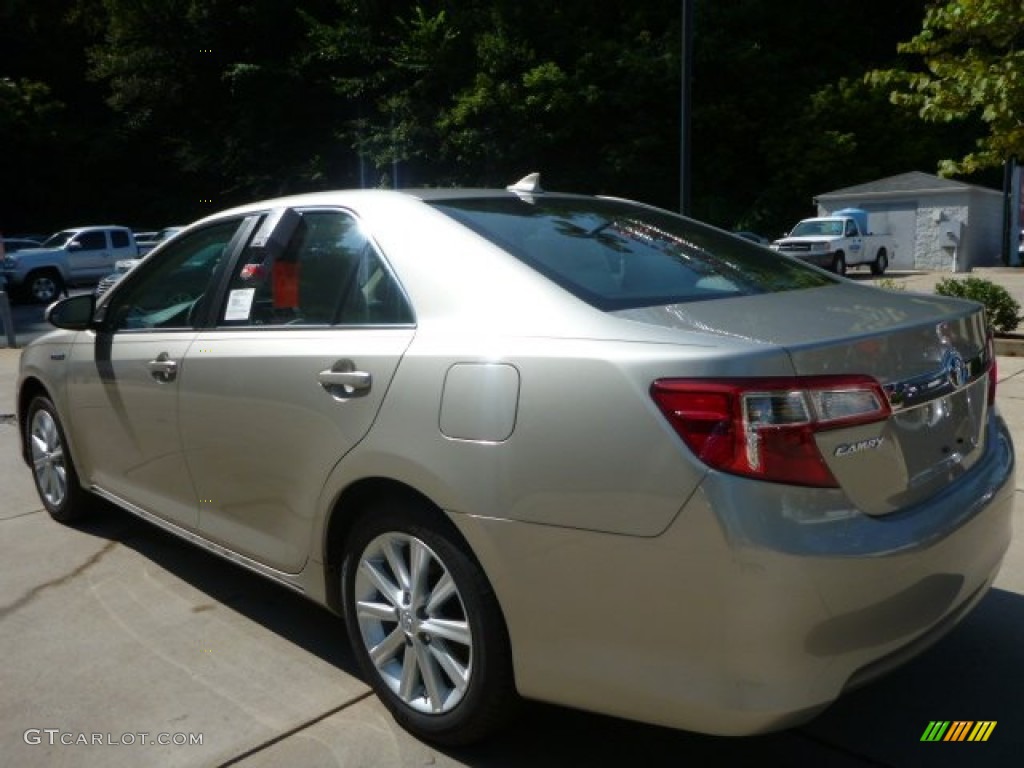 2013 Camry Hybrid XLE - Champagne Mica / Ivory photo #17