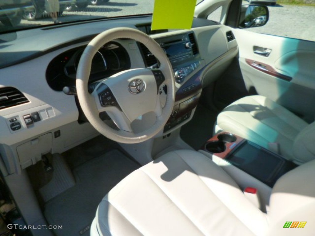 2012 Sienna XLE AWD - Black / Light Gray photo #10