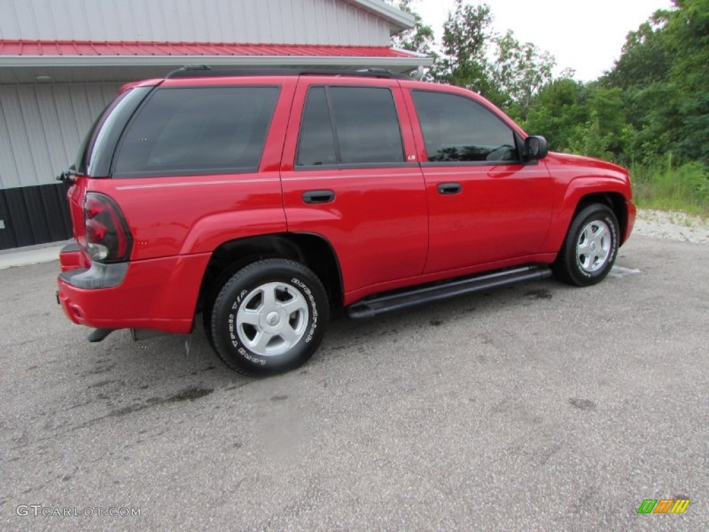 2002 TrailBlazer LS 4x4 - Victory Red / Dark Pewter photo #6