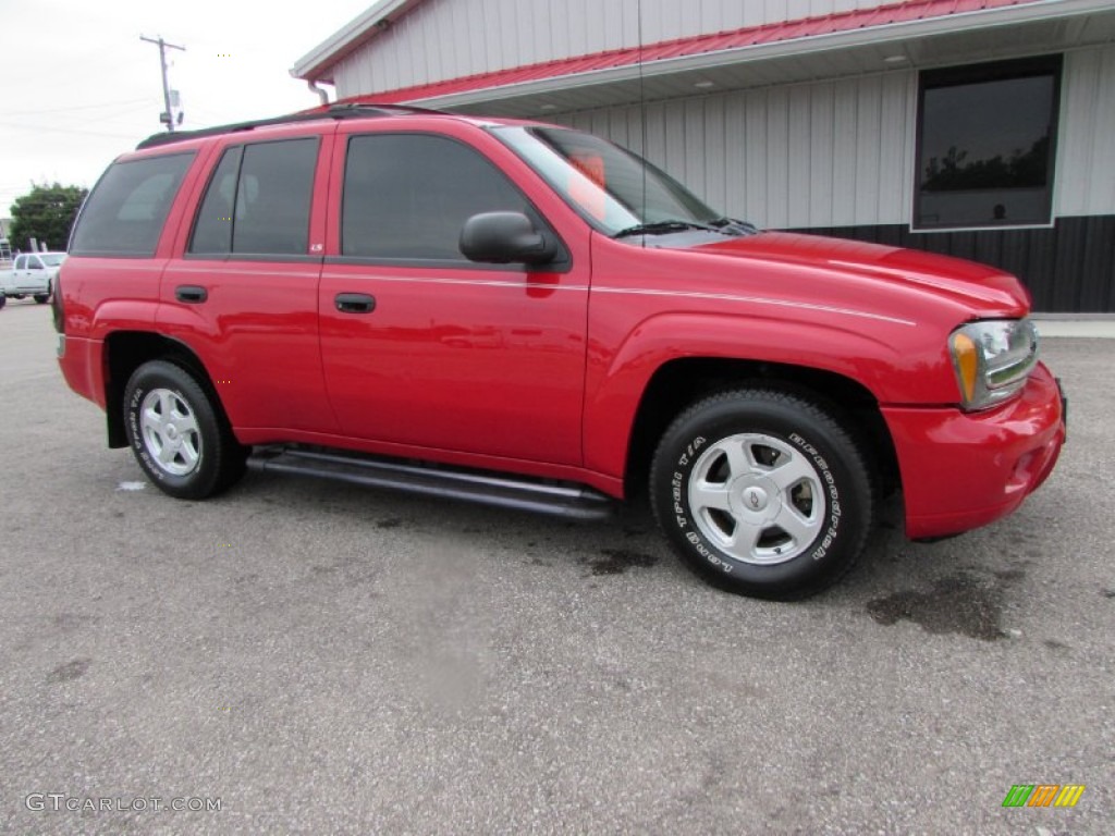 2002 TrailBlazer LS 4x4 - Victory Red / Dark Pewter photo #7