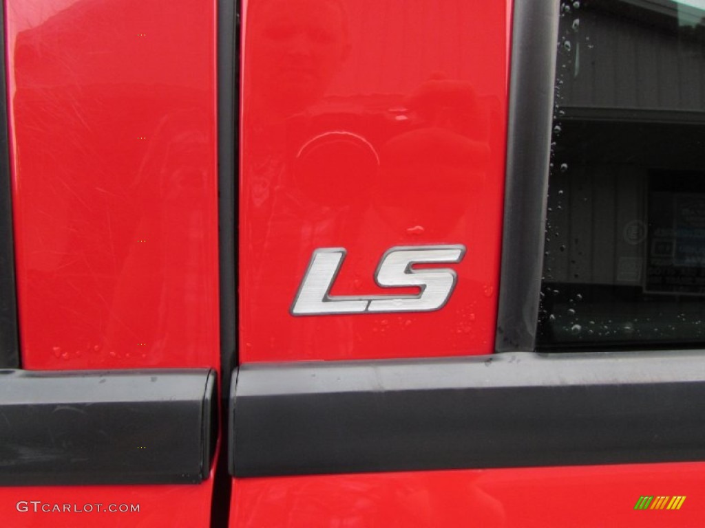 2002 TrailBlazer LS 4x4 - Victory Red / Dark Pewter photo #11