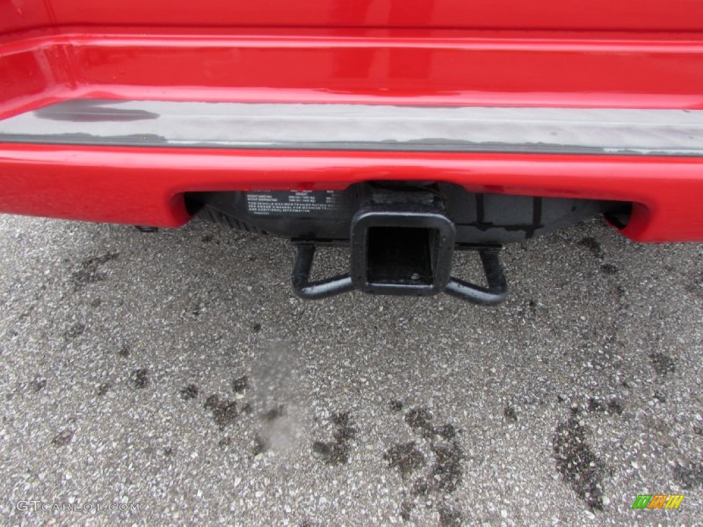 2002 TrailBlazer LS 4x4 - Victory Red / Dark Pewter photo #12