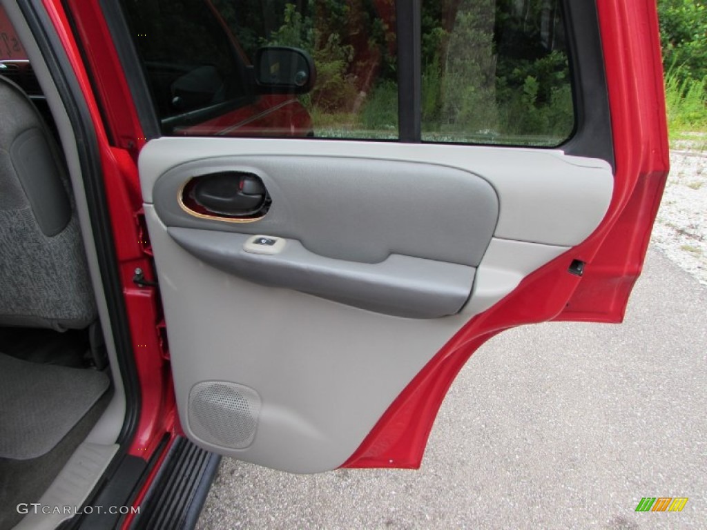 2002 TrailBlazer LS 4x4 - Victory Red / Dark Pewter photo #15