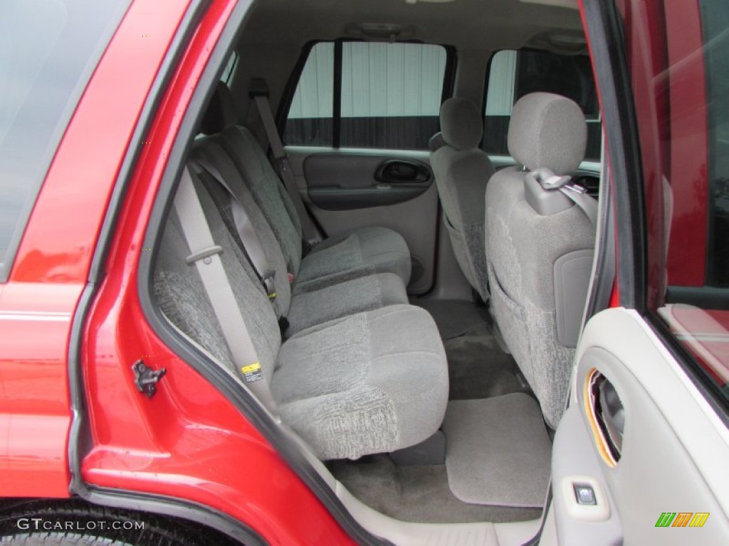 2002 TrailBlazer LS 4x4 - Victory Red / Dark Pewter photo #16