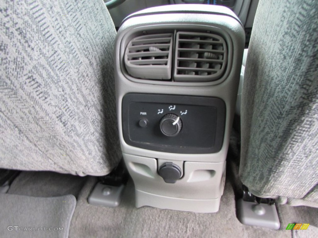 2002 TrailBlazer LS 4x4 - Victory Red / Dark Pewter photo #18