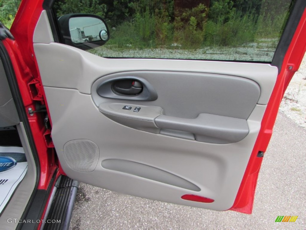 2002 TrailBlazer LS 4x4 - Victory Red / Dark Pewter photo #19