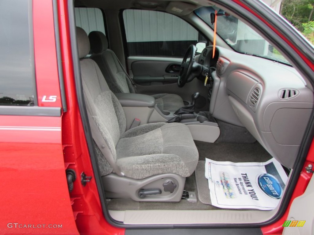 2002 TrailBlazer LS 4x4 - Victory Red / Dark Pewter photo #21