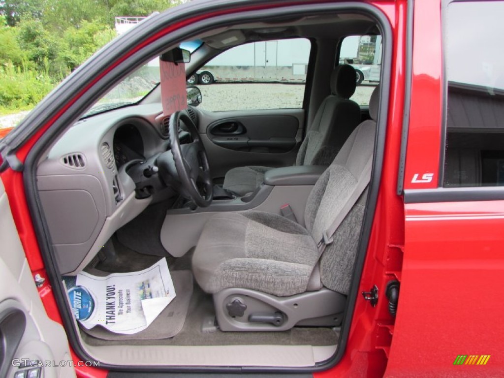 2002 TrailBlazer LS 4x4 - Victory Red / Dark Pewter photo #28