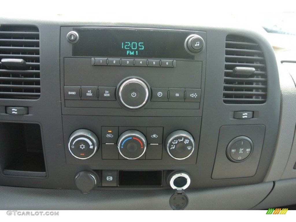 2014 Chevrolet Silverado 3500HD WT Regular Cab 4x4 Stake Truck Controls Photo #96436450