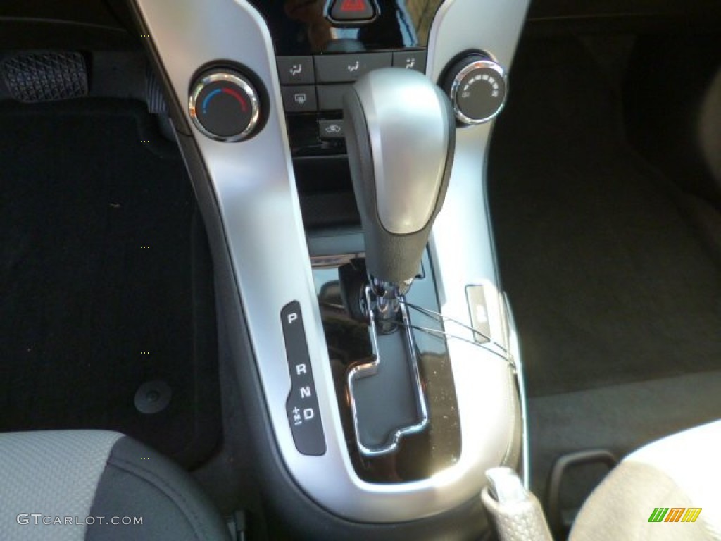 2014 Cruze LS - Rainforest Green Metallic / Jet Black/Medium Titanium photo #17