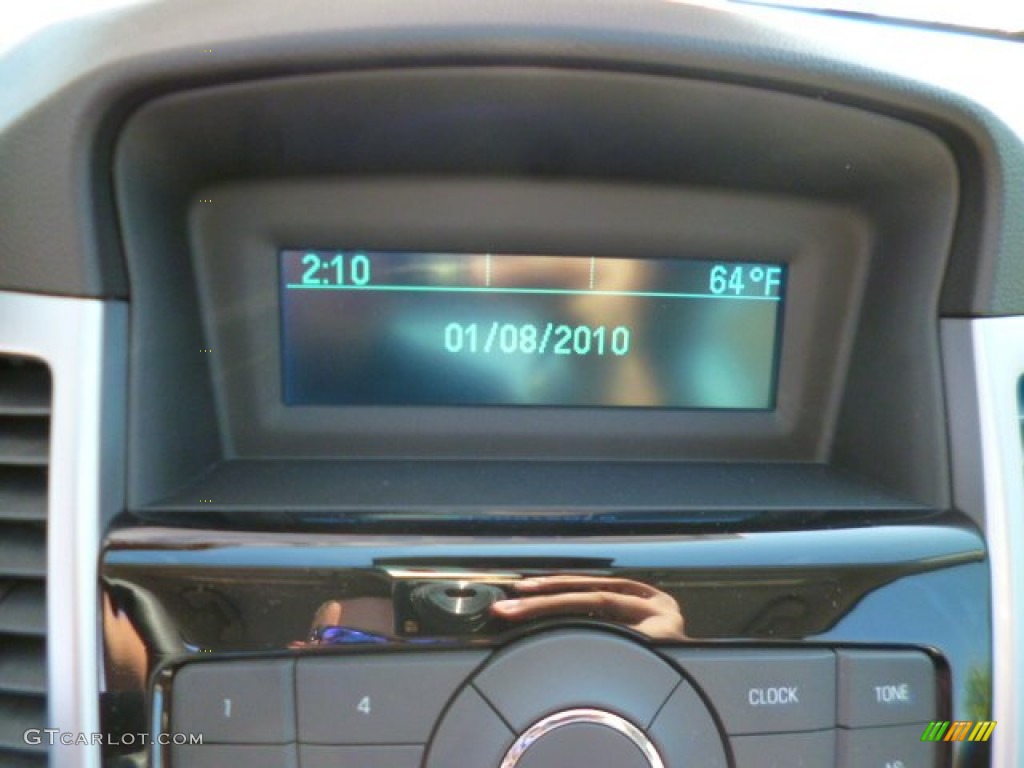 2014 Cruze LS - Rainforest Green Metallic / Jet Black/Medium Titanium photo #19