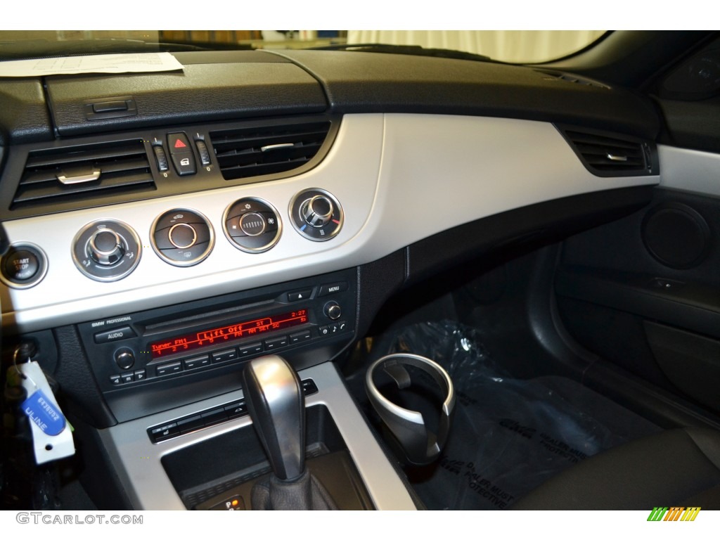 2011 Z4 sDrive30i Roadster - Jet Black / Black photo #16