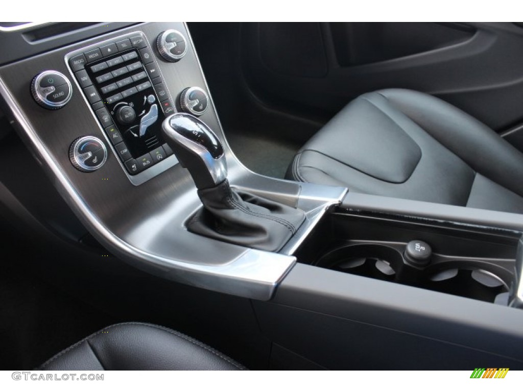2015 Volvo V60 T5 Drive-E Transmission Photos