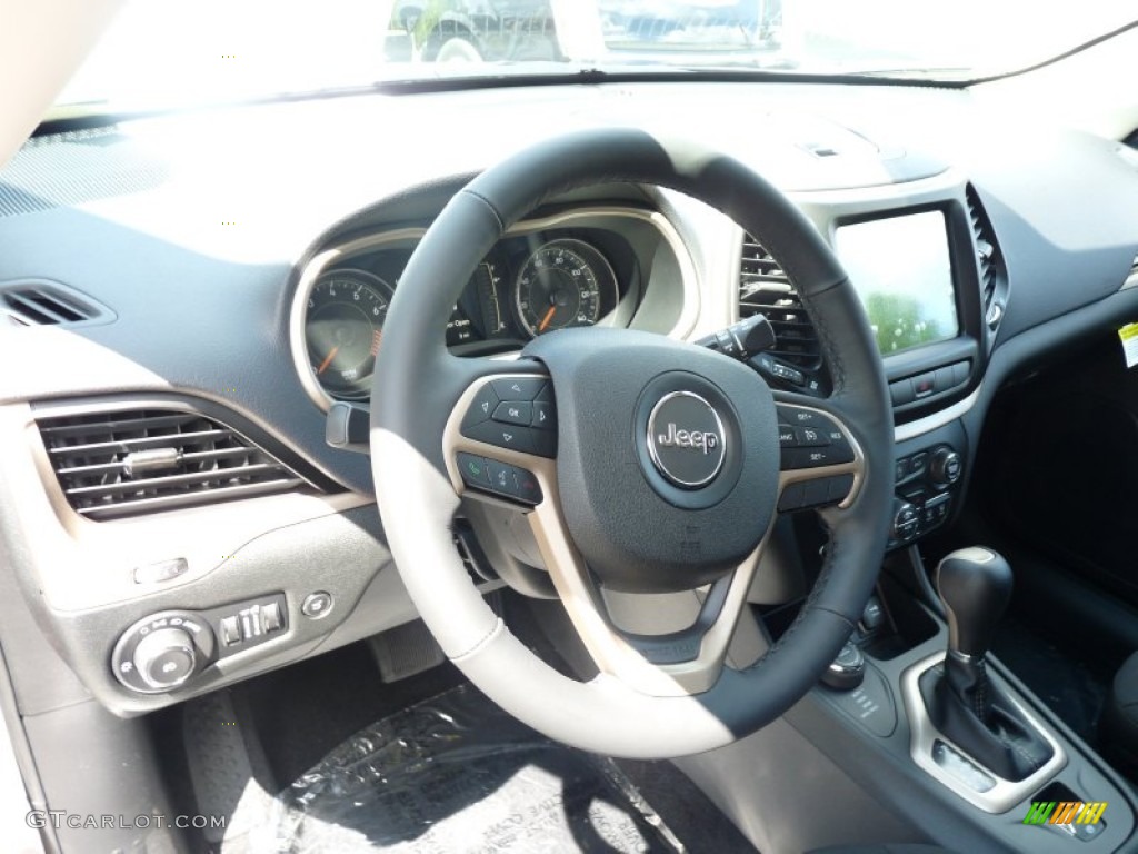 2015 Jeep Cherokee Latitude 4x4 Black Steering Wheel Photo #96446167