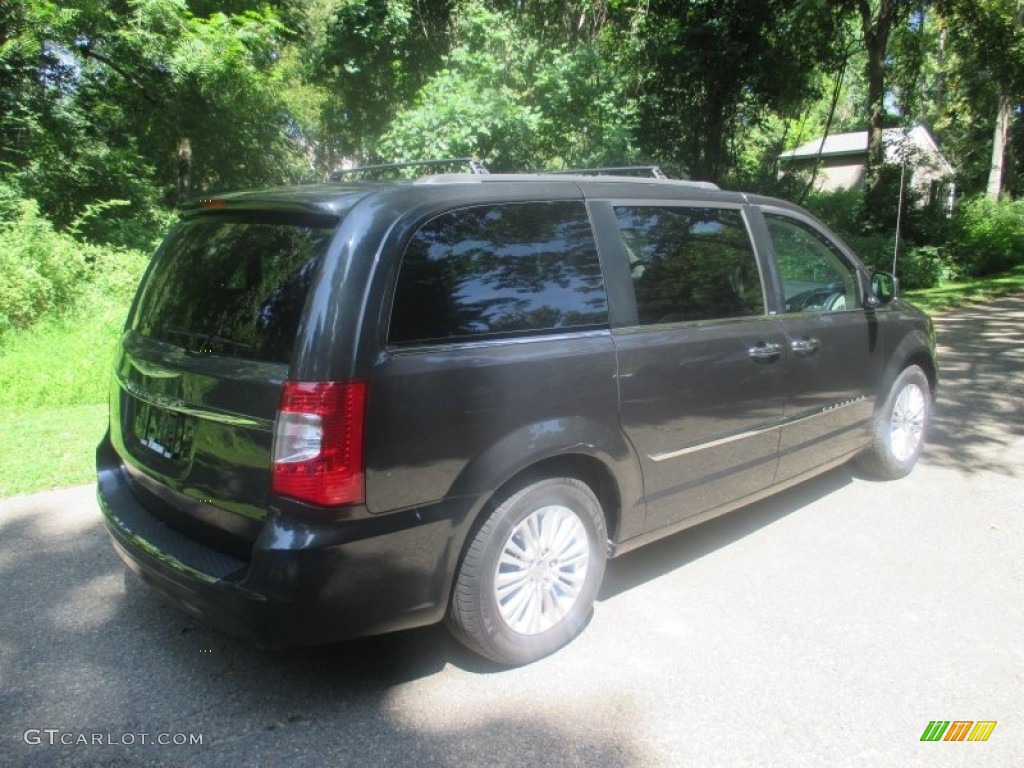 2011 Town & Country Touring - L - Blackberry Pearl / Black/Light Graystone photo #2
