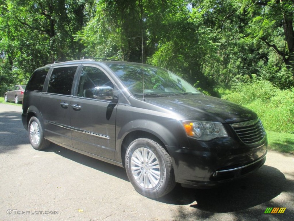 2011 Town & Country Touring - L - Blackberry Pearl / Black/Light Graystone photo #3