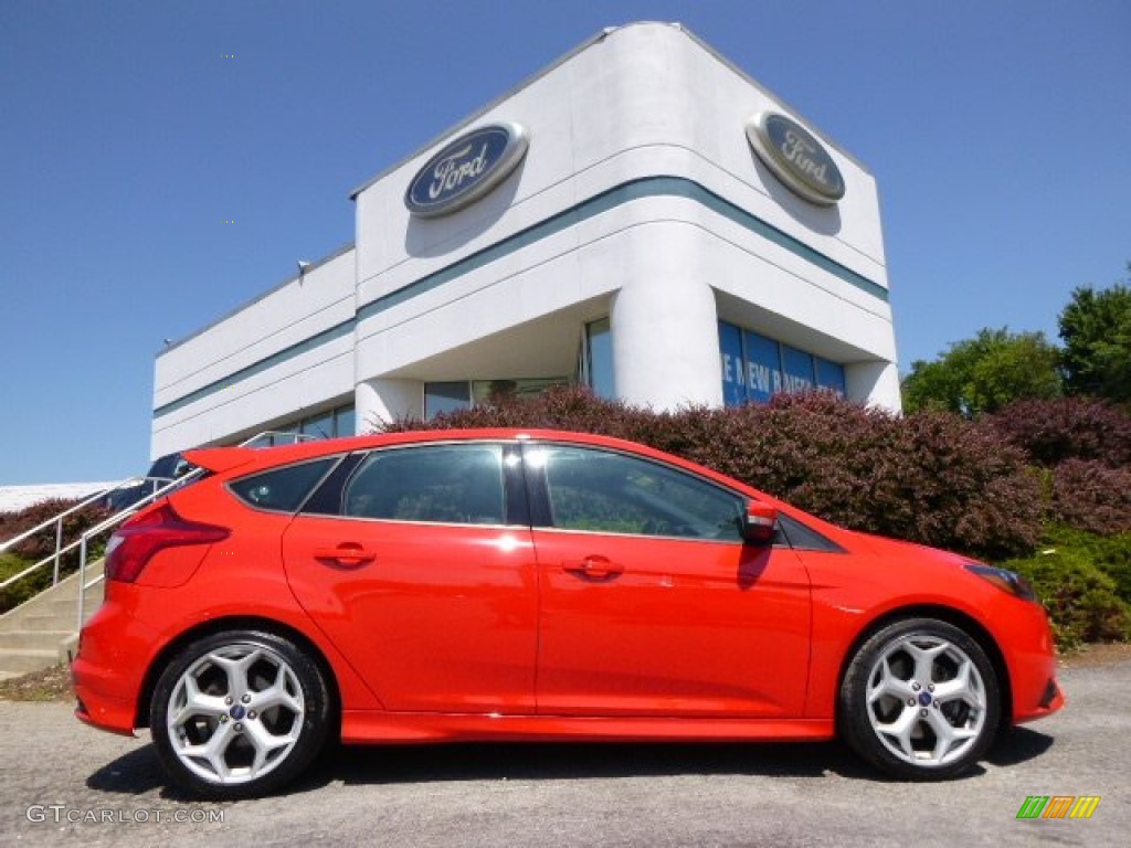 2013 Focus ST Hatchback - Race Red / ST Smoke Storm Recaro Seats photo #1