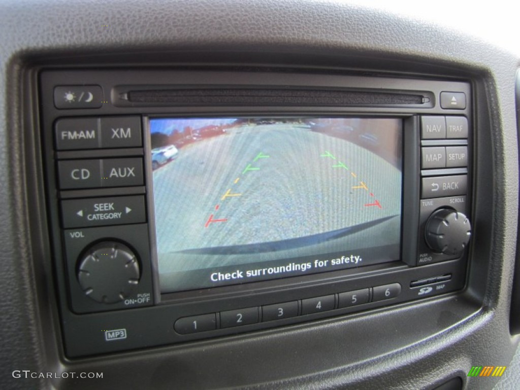 2014 Nissan Cube 1.8 SL Controls Photos
