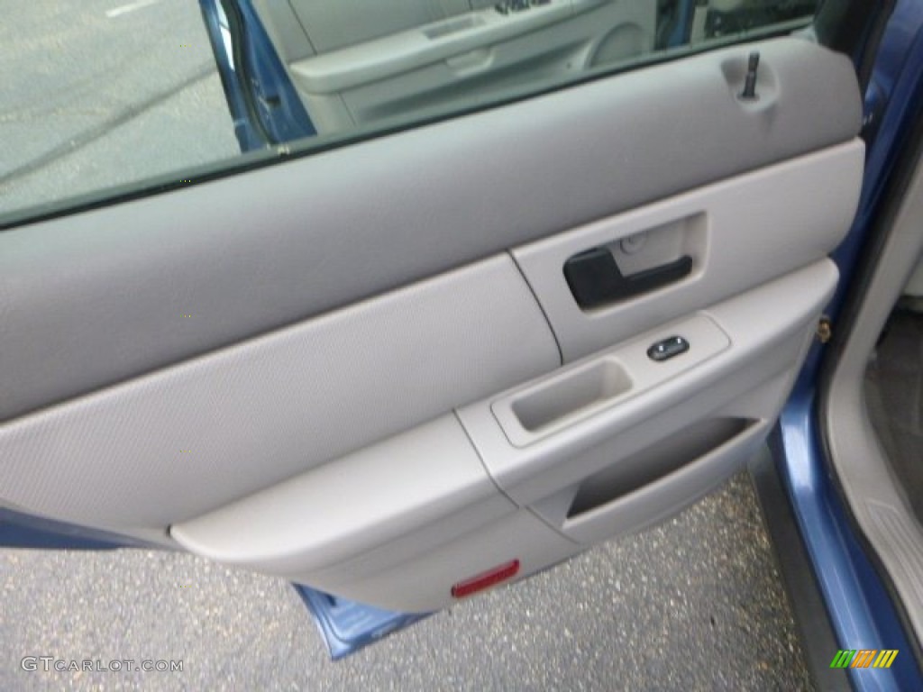 2004 Taurus SES Sedan - True Blue Metallic / Medium Graphite photo #13