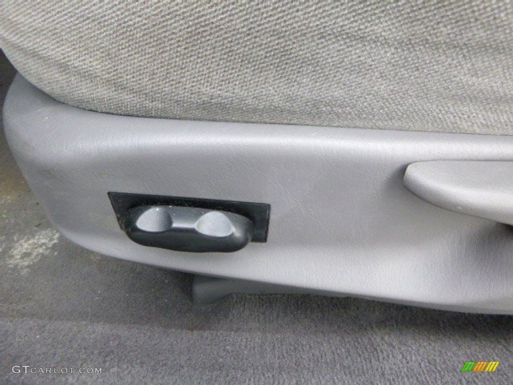 2004 Taurus SES Sedan - True Blue Metallic / Medium Graphite photo #15