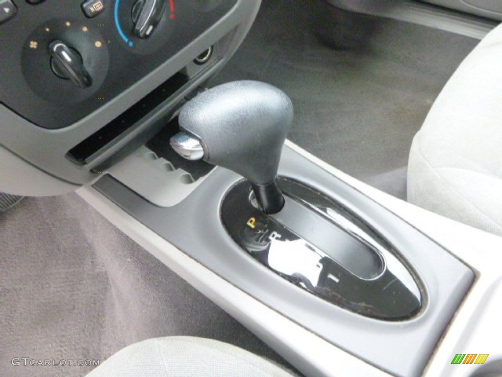 2004 Taurus SES Sedan - True Blue Metallic / Medium Graphite photo #17