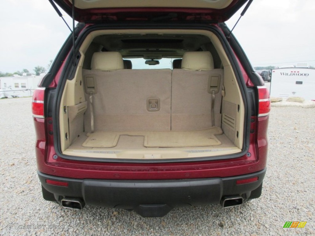 2008 Outlook XR AWD - Red Jewel / Tan photo #24