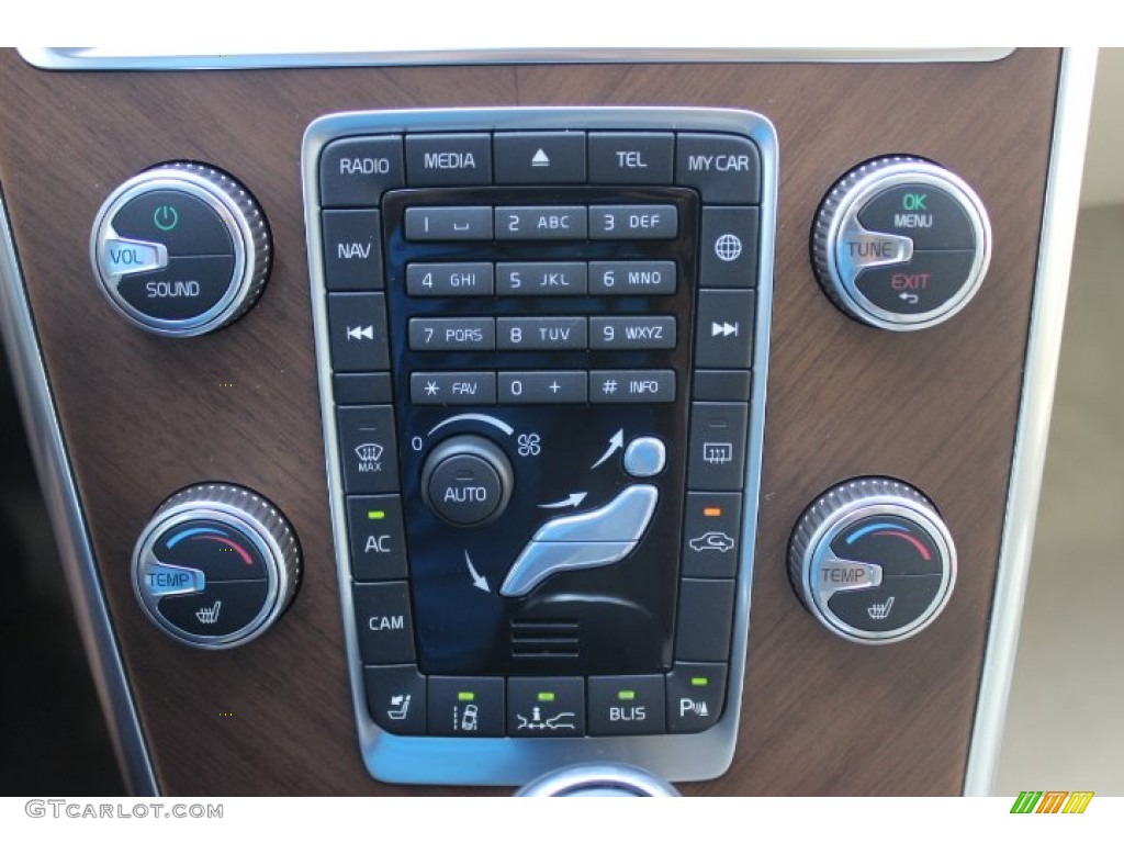 2015 Volvo XC60 T6 Drive-E Controls Photo #96458119
