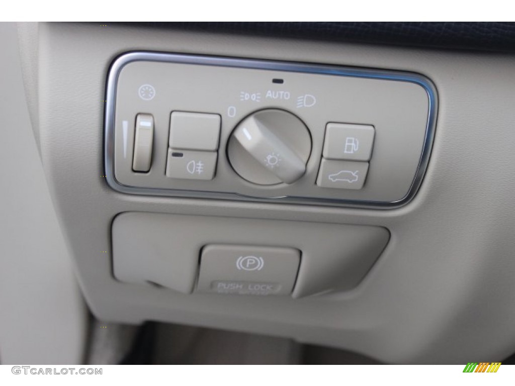 2015 Volvo XC60 T6 Drive-E Controls Photo #96458167
