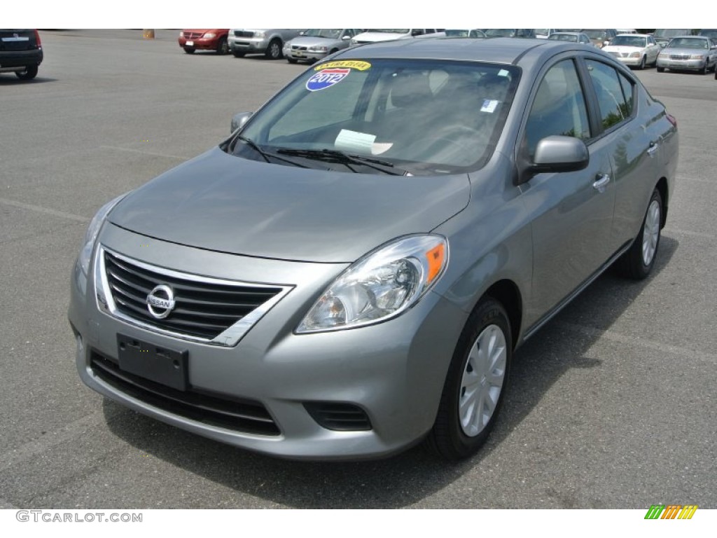 2012 Versa 1.6 SV Sedan - Magnetic Gray Metallic / Charcoal photo #2