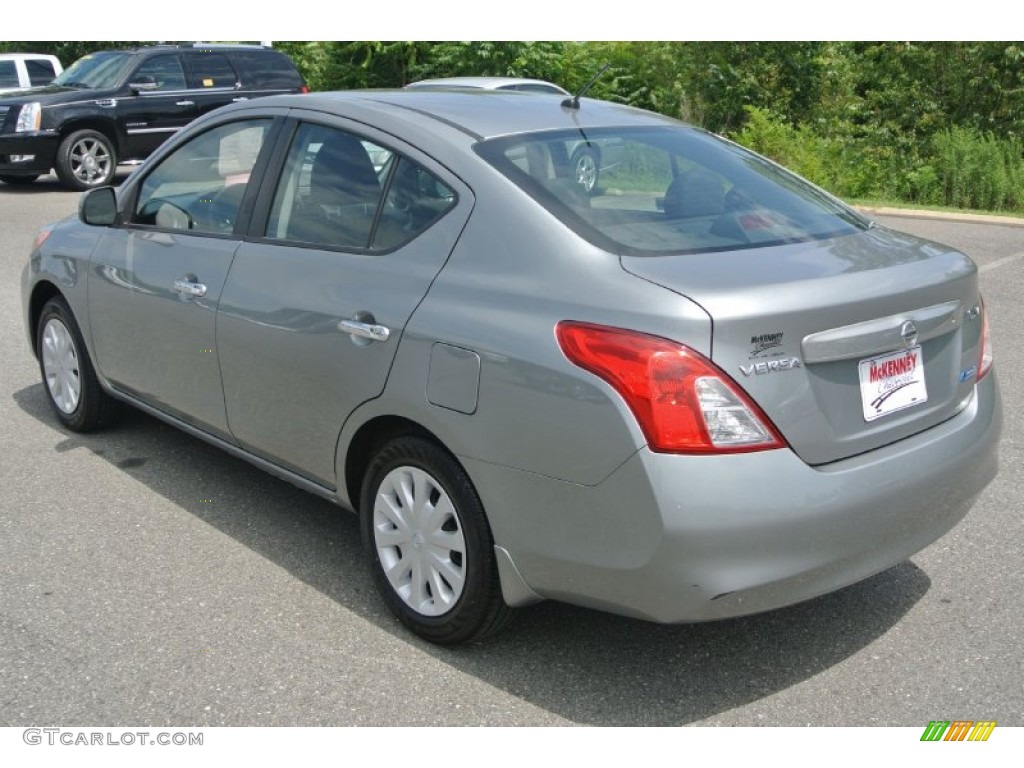 2012 Versa 1.6 SV Sedan - Magnetic Gray Metallic / Charcoal photo #4