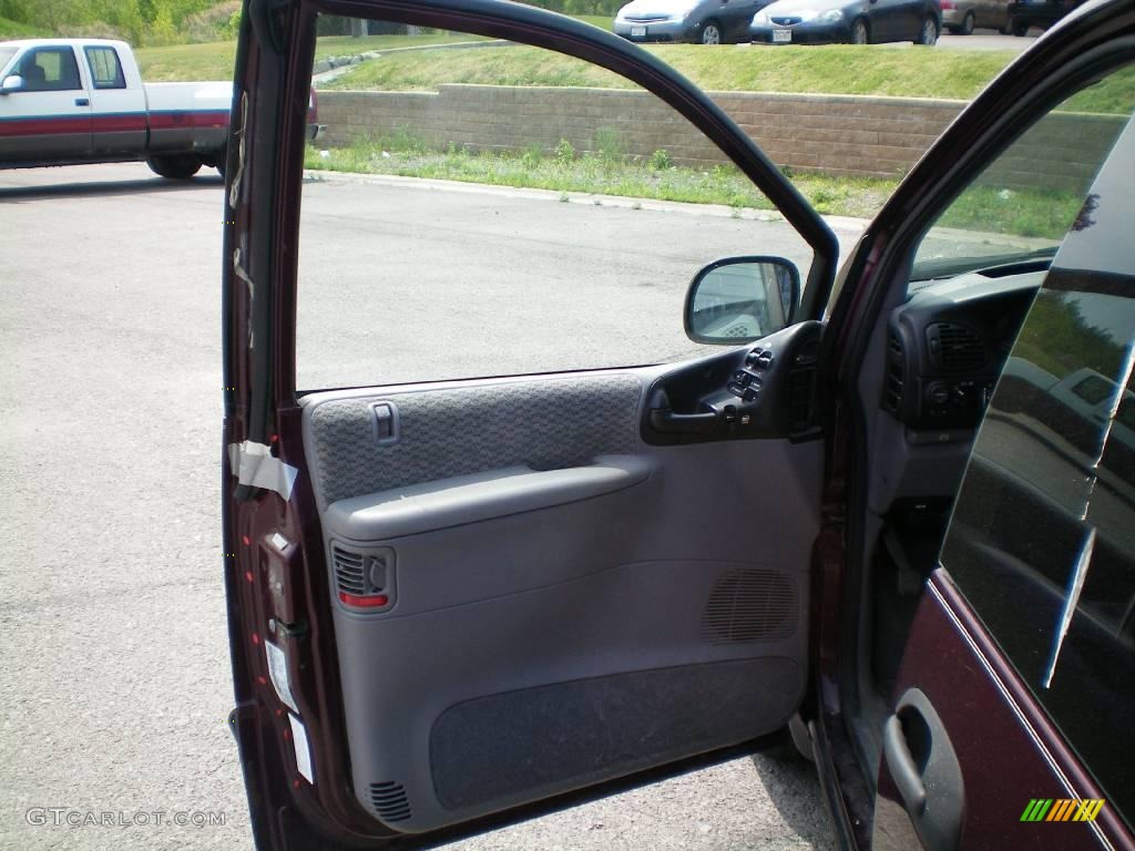 1998 Grand Caravan SE - Maroon Pearl / Slate Gray photo #16