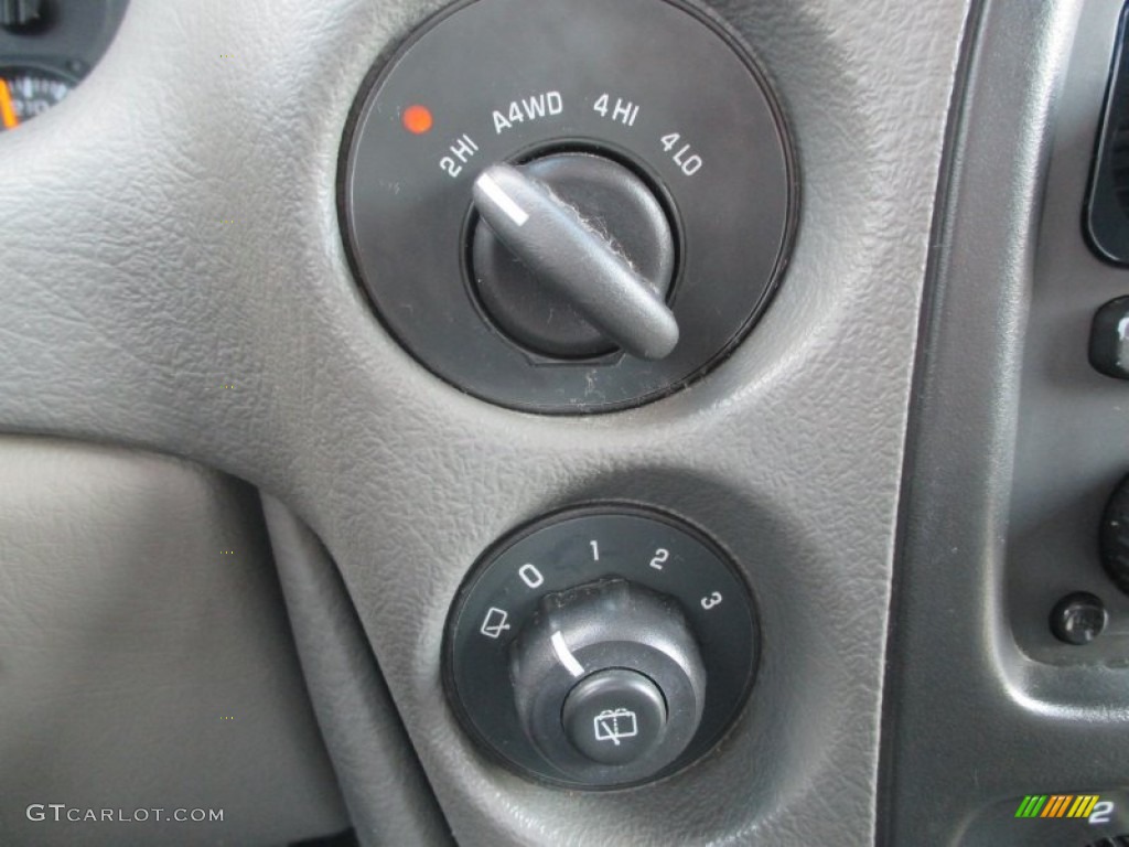 2002 TrailBlazer LT 4x4 - Onyx Black / Dark Pewter photo #8