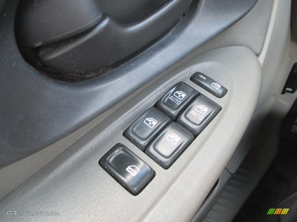 2002 TrailBlazer LT 4x4 - Onyx Black / Dark Pewter photo #13