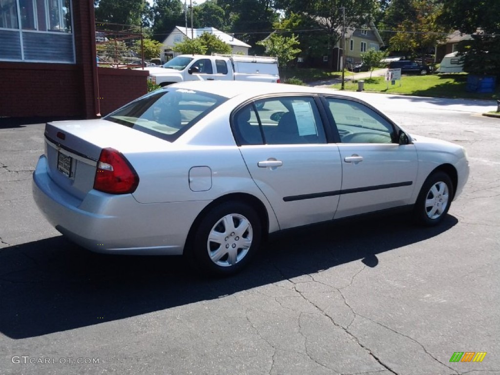2005 Mountaineer V6 AWD - Silver Birch Metallic / Medium Dark Parchment photo #7