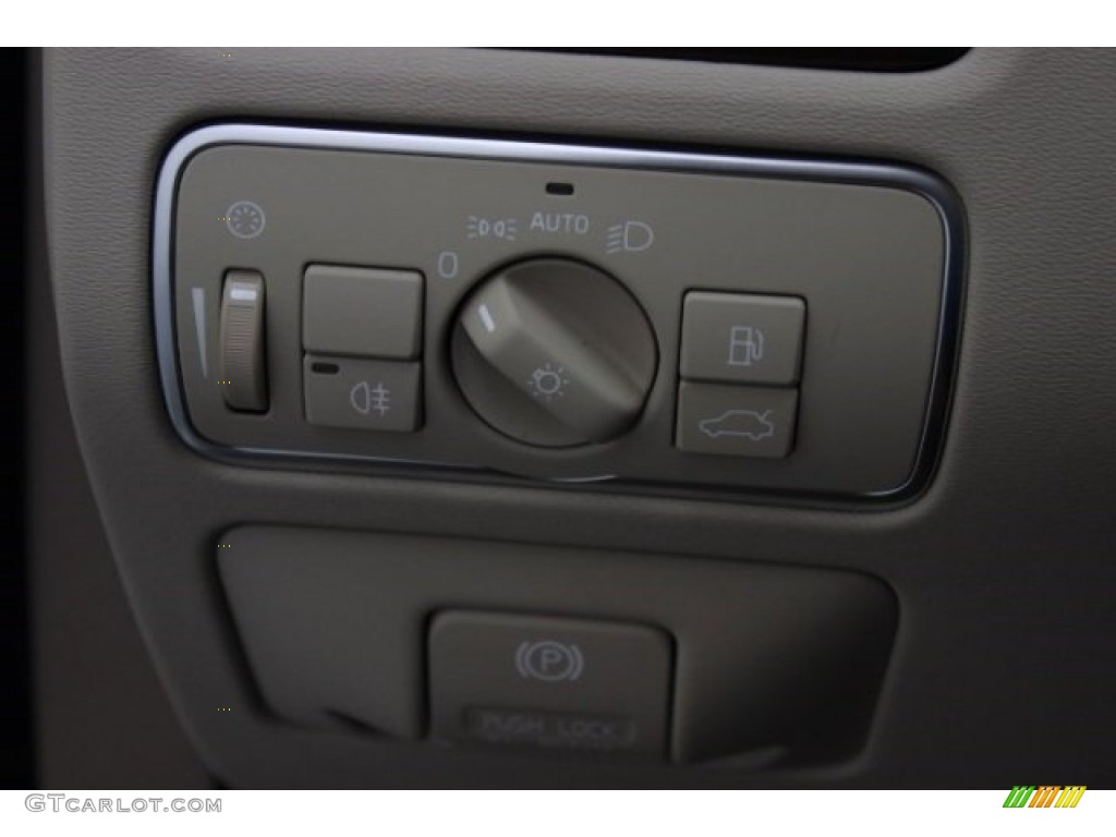 2015 Volvo XC70 T6 AWD Controls Photo #96492581