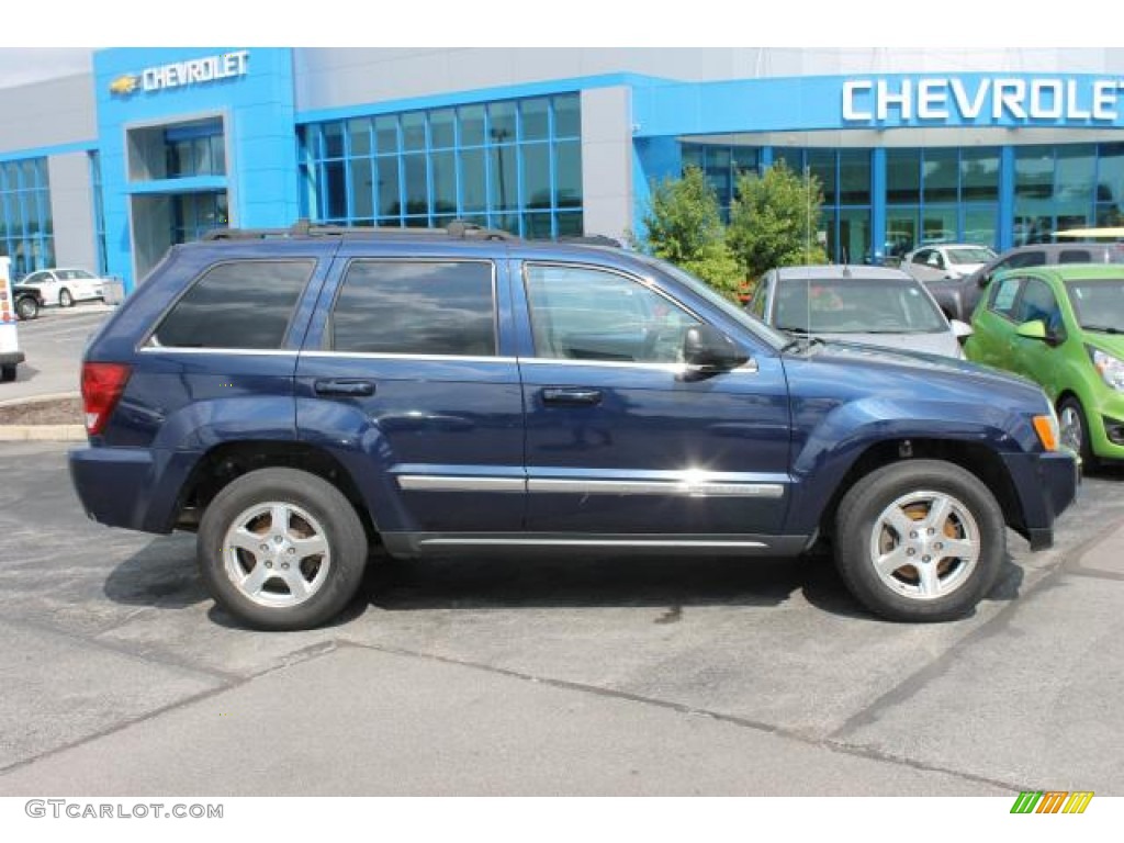 Midnight Blue Pearl Jeep Grand Cherokee