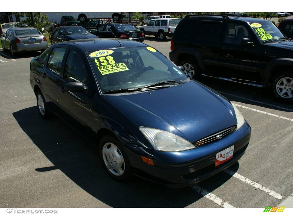 2001 Focus LX Sedan - Twilight Blue Metallic / Medium Graphite Grey photo #3