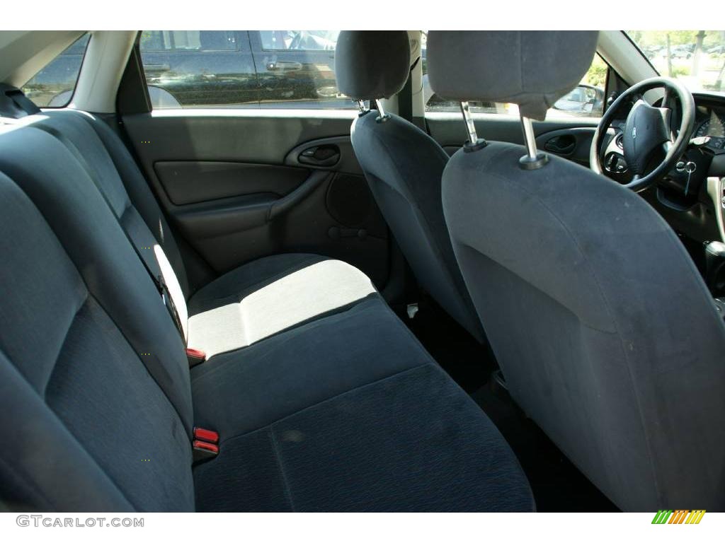 2001 Focus LX Sedan - Twilight Blue Metallic / Medium Graphite Grey photo #11