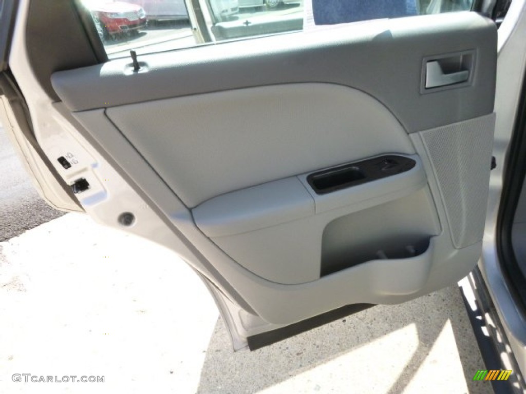 2005 Montego Premier - Silver Frost Metallic / Shale photo #12