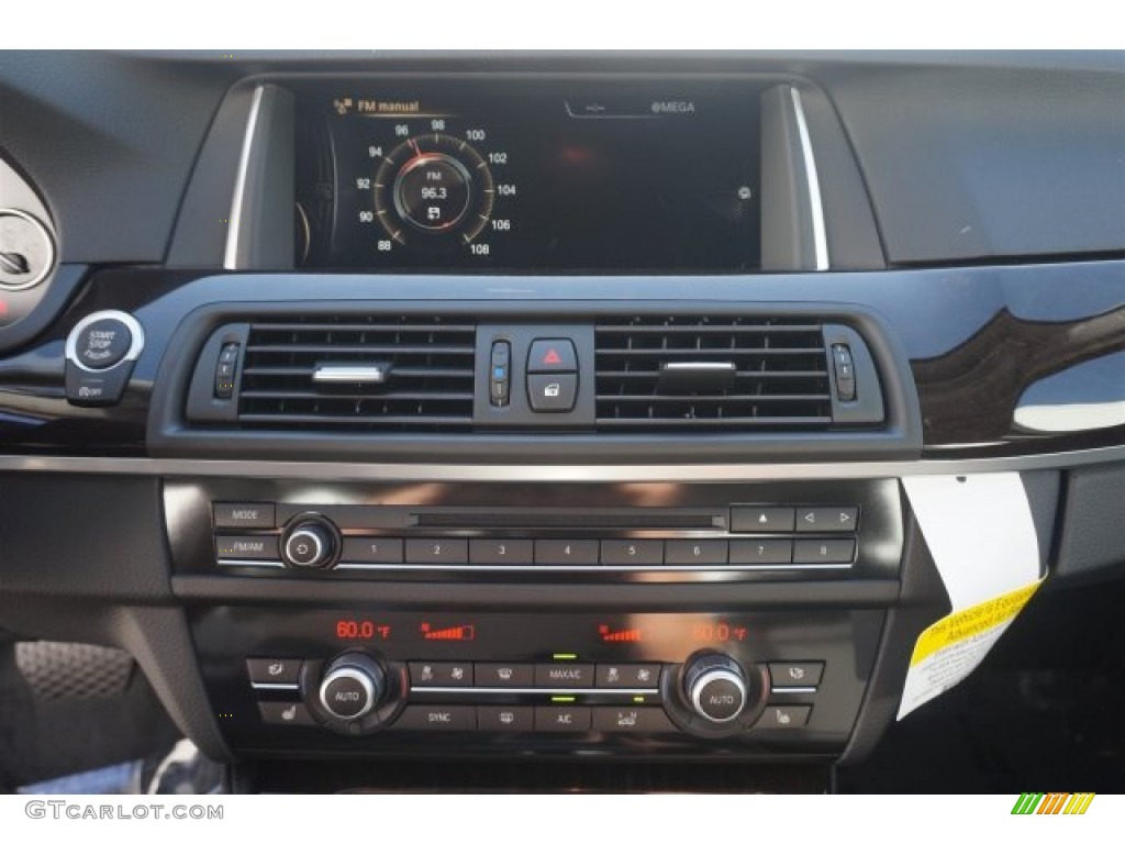 2015 BMW 5 Series 528i Sedan Controls Photos