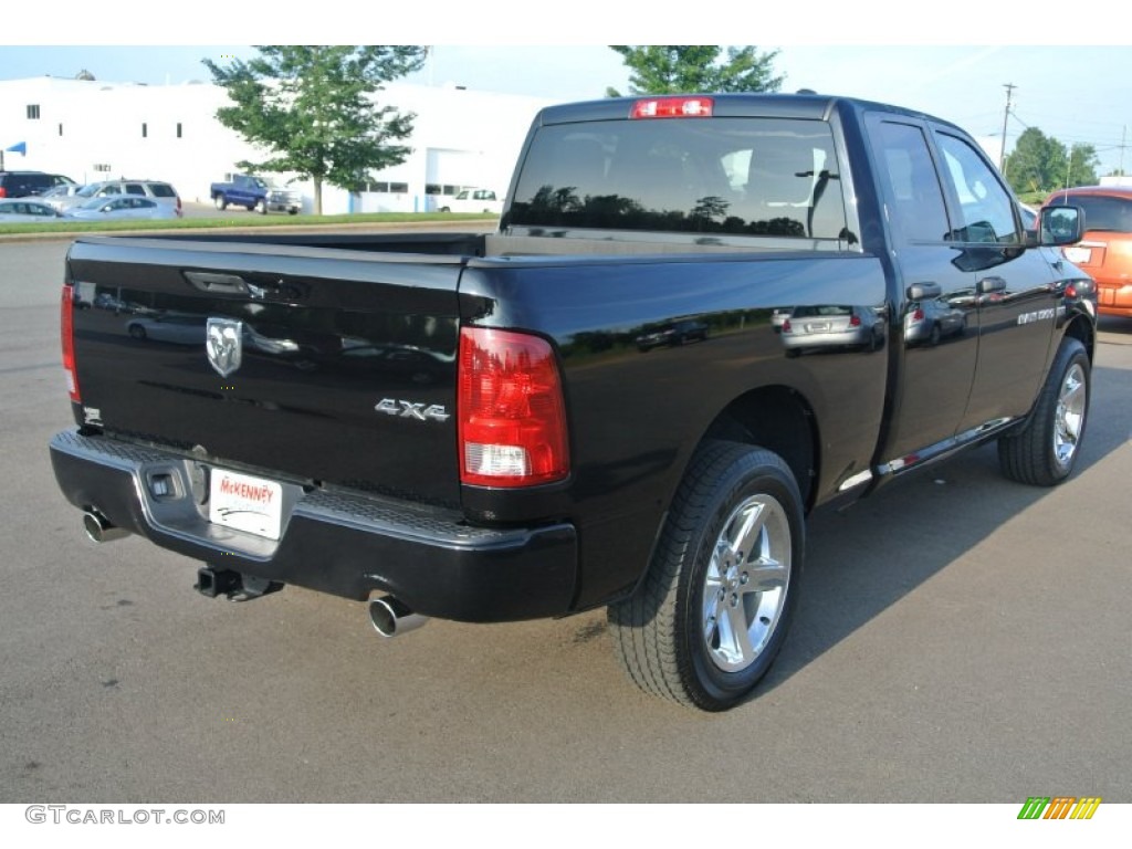 2012 Ram 1500 ST Quad Cab 4x4 - Black / Dark Slate Gray/Medium Graystone photo #5