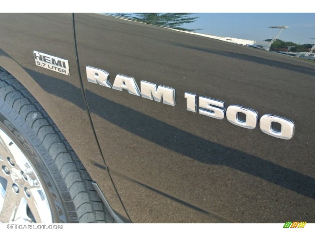 2012 Ram 1500 ST Quad Cab 4x4 - Black / Dark Slate Gray/Medium Graystone photo #7